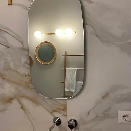 Avril Отель типа 