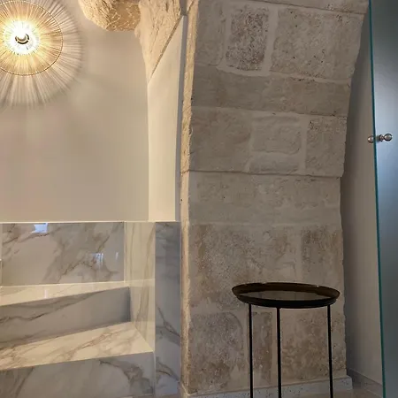 Avril Bed and Breakfast 4*