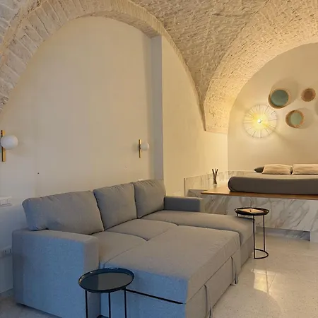 Avril Nocleg ze śniadaniem 3*