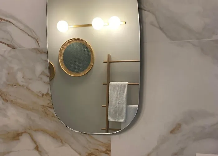 Avril לינה וארוחת בוקר