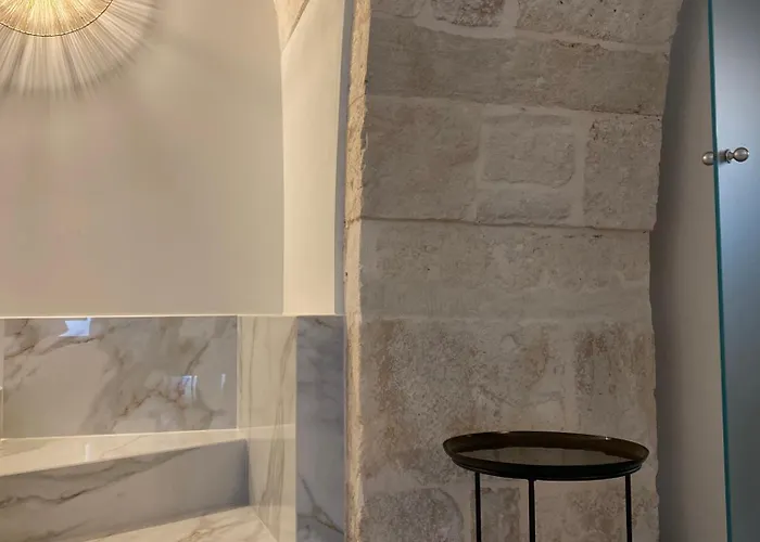 Avril לינה וארוחת בוקר 3*